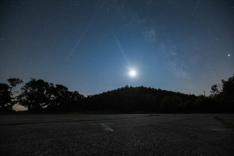 ASTRONÓMIA: Čiastočné zatmenie mesiaca