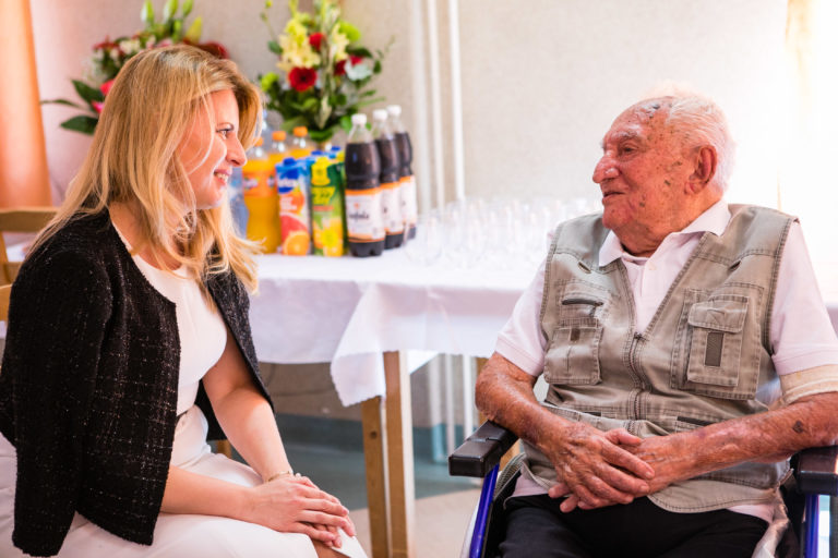 PREZIDENTKA: Návšteva zariadenia pre seniorov