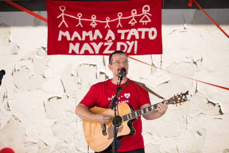 POCHOD: Hrdí na rodinu