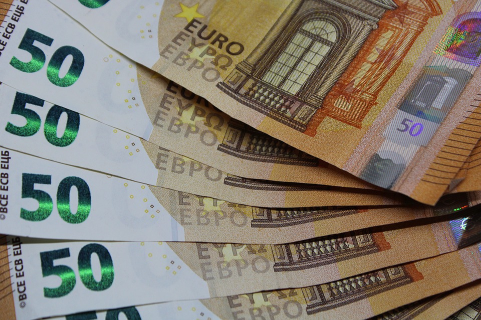 Mzdové podmienky sa približujú zahraničiu, problém je daňovo-odvodový systém