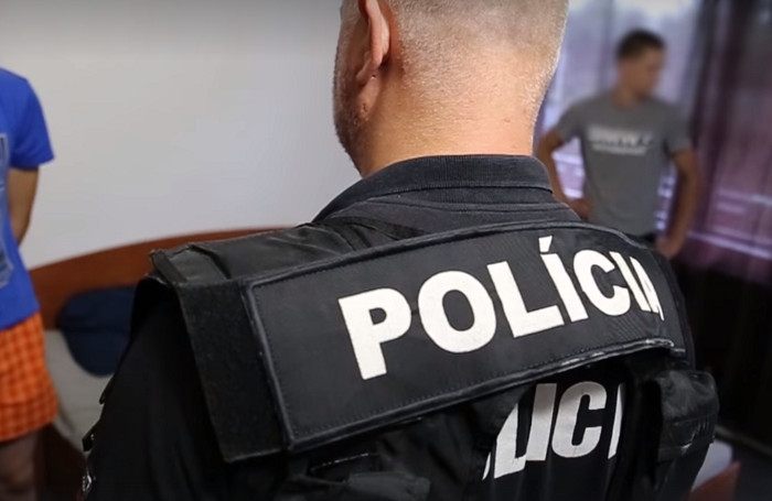polícia, cudzinci, kontrola dokladov