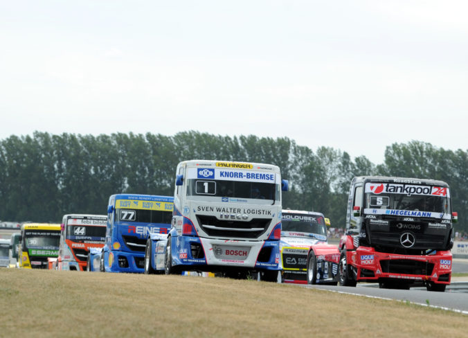 MOTORIZMUS: Majstrovstvá Európy ťahačov na okruhu Slovakia Ring