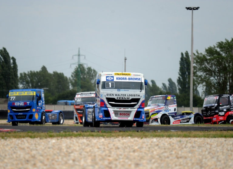 MOTORIZMUS: Majstrovstvá Európy ťahačov na okruhu Slovakia Ring