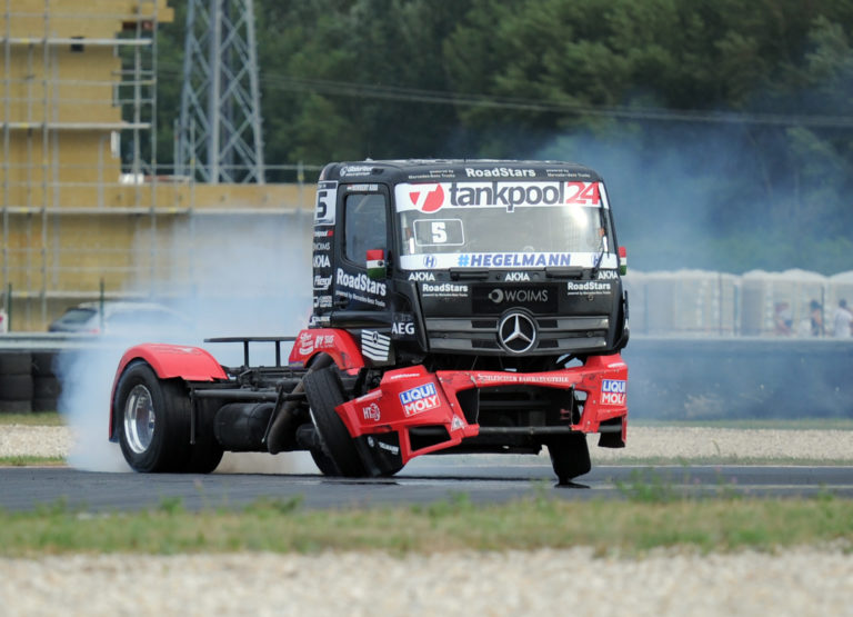 MOTORIZMUS: Majstrovstvá Európy ťahačov na okruhu Slovakia Ring