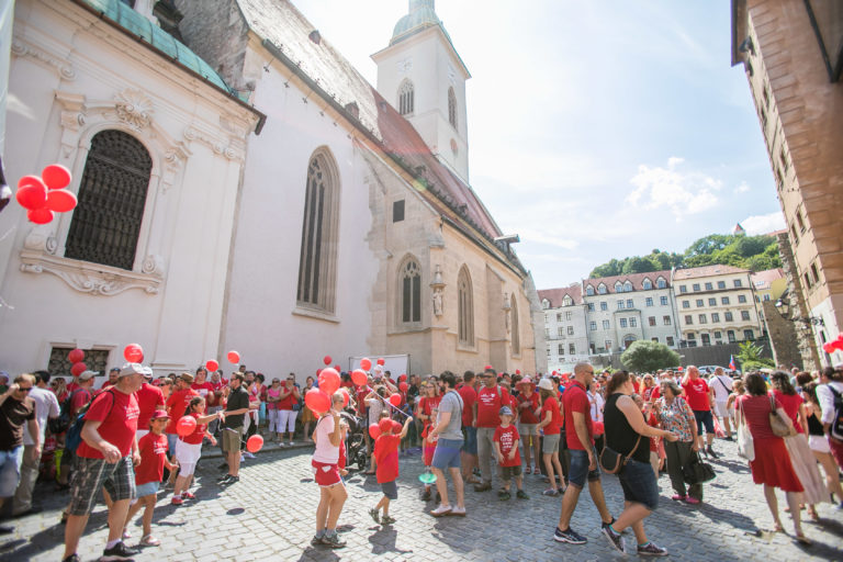 POCHOD: Hrdí na rodinu
