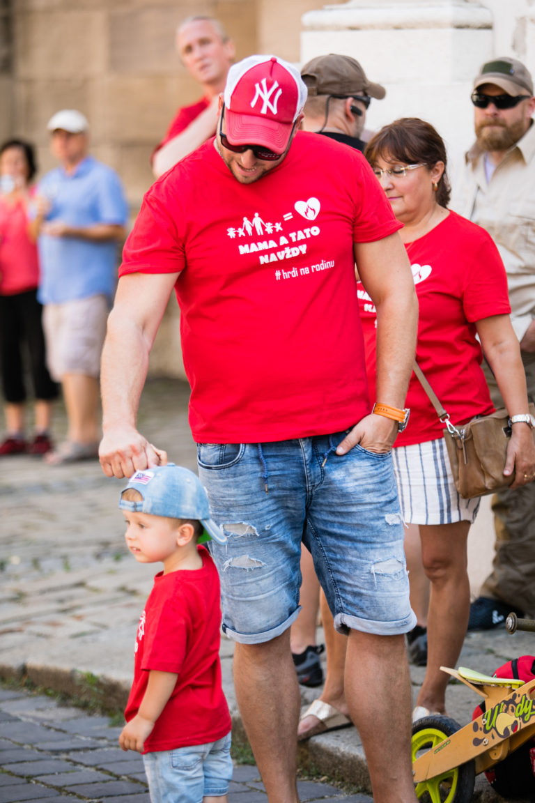 POCHOD: Hrdí na rodinu