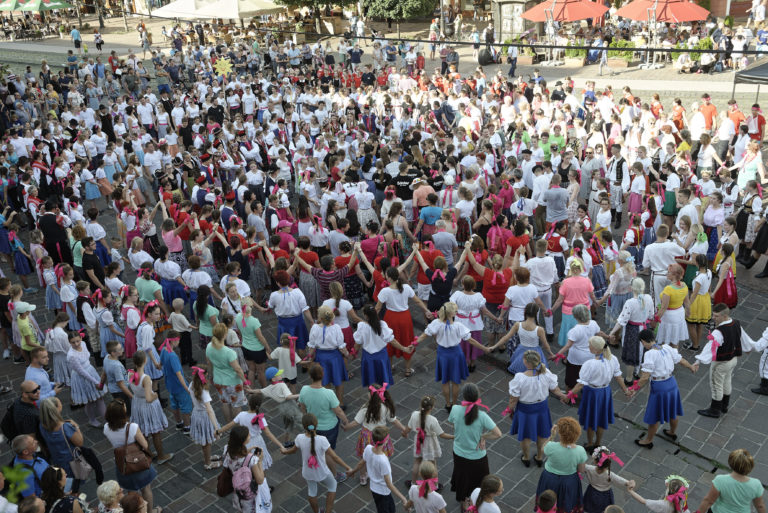 Tanec, karička
