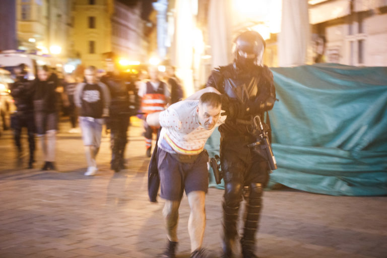 BRATISLAVA: V centre sa bili futbaloví fanúšikovia