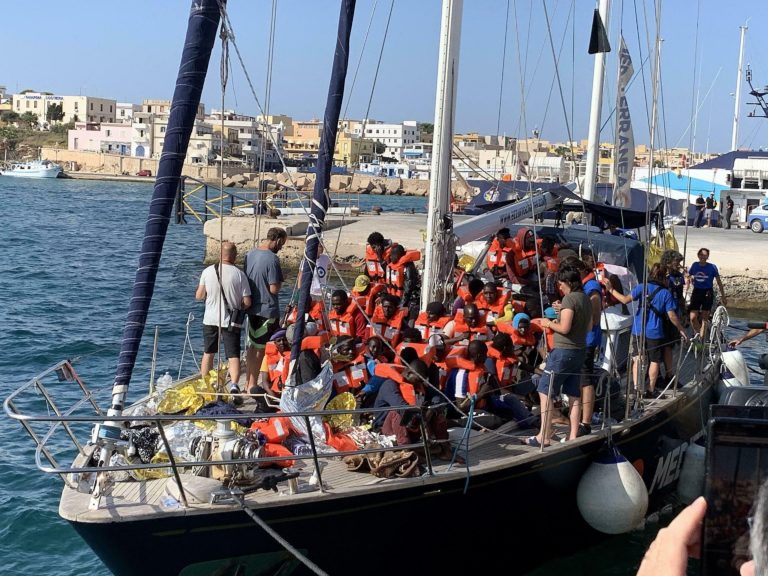 migranti, ostrov Lampedusa