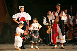 FESTIVAL: Folklórne slávnosti pod Poľanou 2019