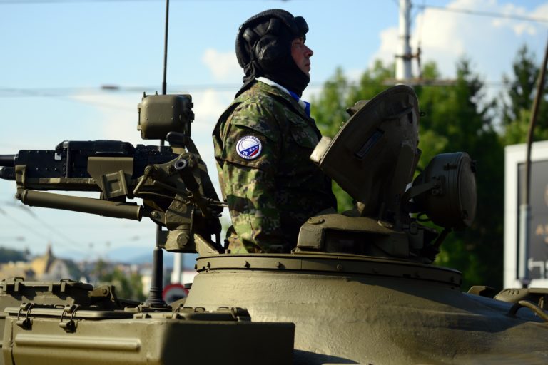 SNP: Oslavy 75. výročia, vojenská prehliadka