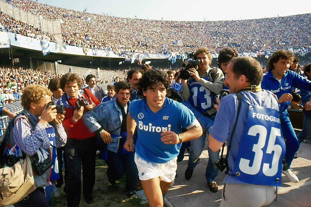 111_dm.running.onto_.the_.pitch_.at_.san_.paolo_.stadium by alfredo capozzi.jpg