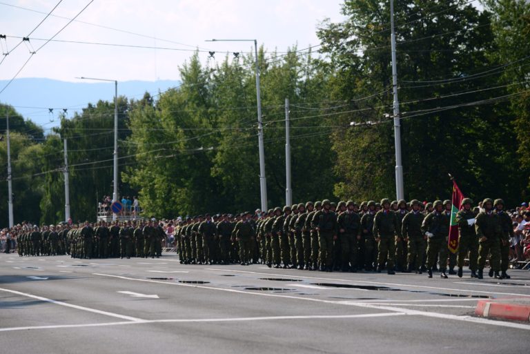Oslavy 75. výročia SNP - vojenská prehliadka (Banská Bystrica)