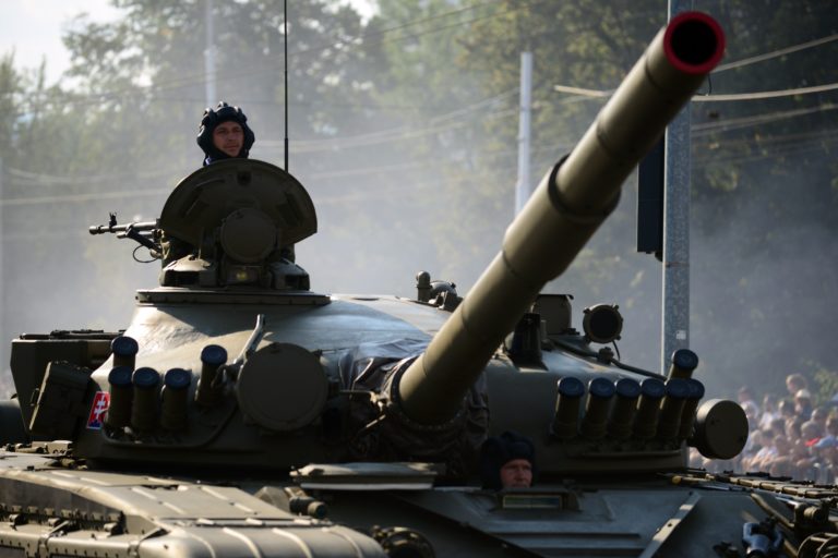 SNP: Oslavy 75. výročia, vojenská prehliadka