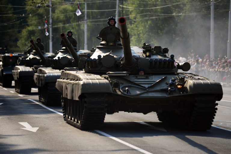 SNP: Oslavy 75. výročia, vojenská prehliadka