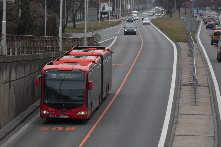 Nové bus-pruhy na križovatke Prievozská
