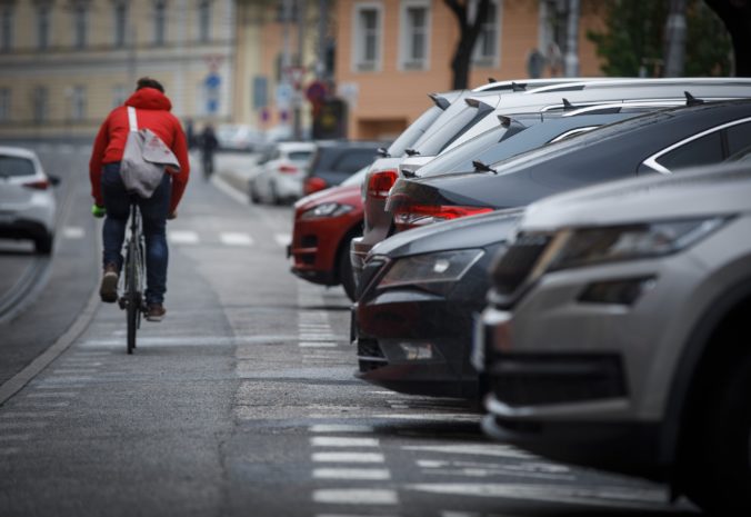 Bratislava, bicykel, parkovanie