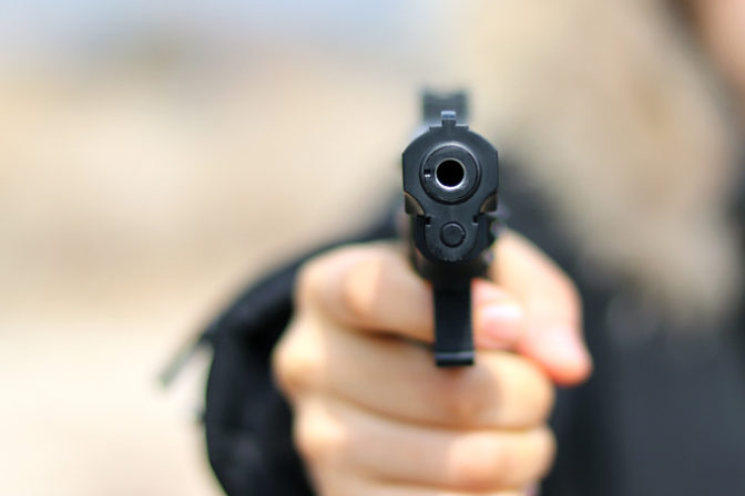 policajt, policia, zbran, pistol