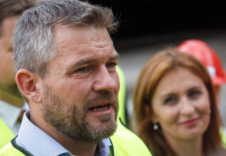 Peter Pellegrini, Andrea Kalavská, nemocnica Rázsochy
