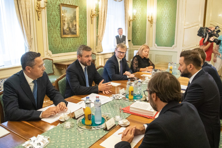 Ladislav Kamenický, Peter Pellegrini, Matúš Vallo