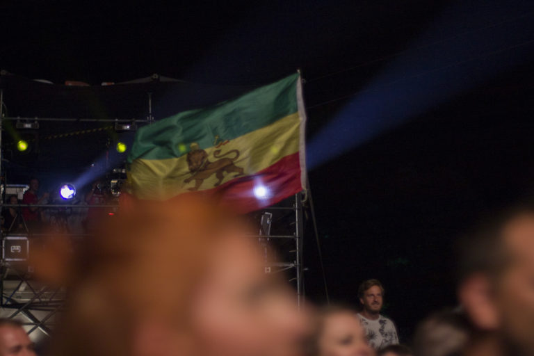 UPRISING 2019: Polemic a Medial Banana