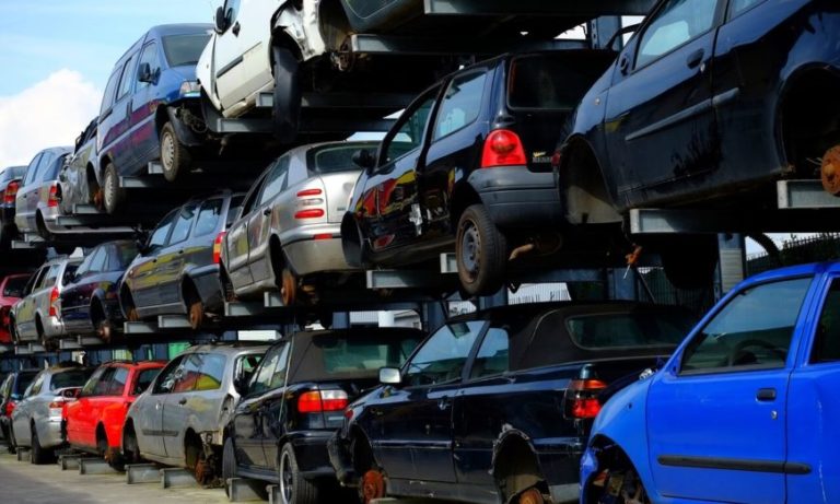 Ojazdené vozidlá sa na Slovensko dovážajú vo veľkom