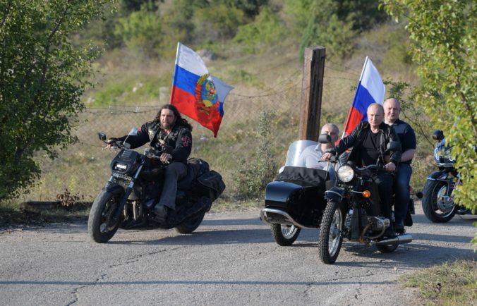 Vladimir Putin, Noční vlci, Krym