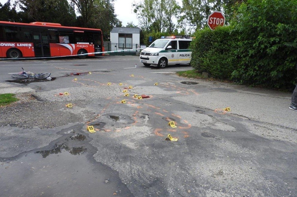starenka, dopravná nehoda, zrážka auta s cyklistom