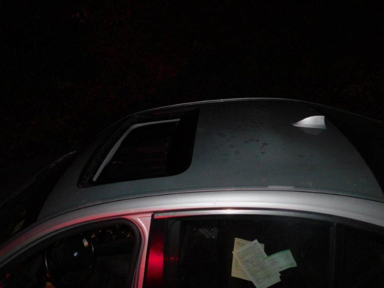 strešné okno, auto, dopravná nehoda