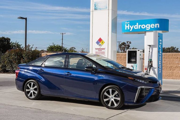 Vodíkové vozidlá sú momentálne finančne nedostupné, automobilky chcú problém čoskoro vyriešiť