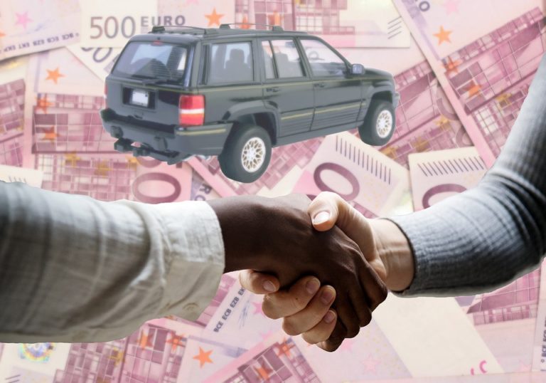 Pri kúpe auta si dávajte pozor na podvodníkov