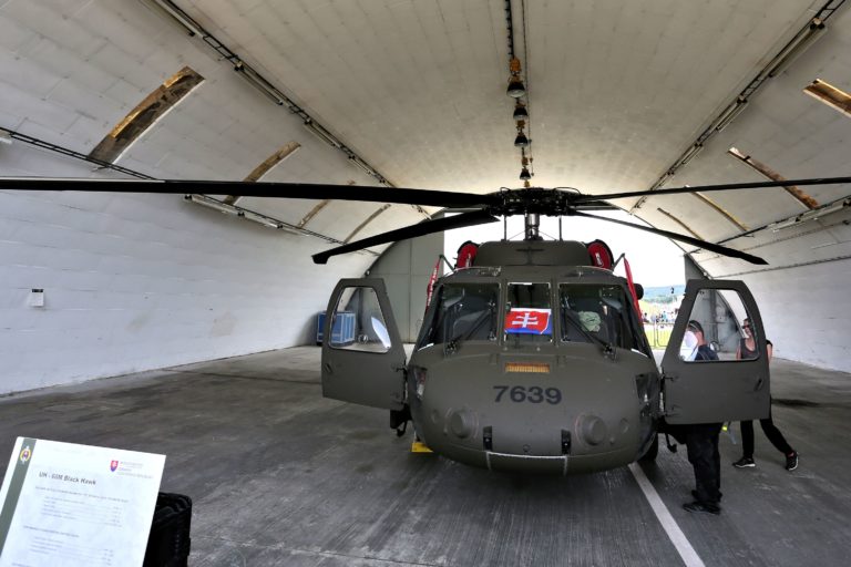 Vrtuľník UH-60M Black Hawk, Ozbrojené sily SR