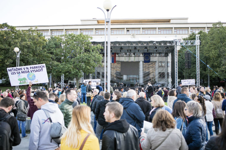 PROTEST: Za slušné Slovensko v Bratislave