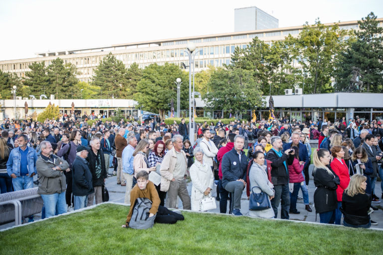 PROTEST: Za slušné Slovensko v Bratislave