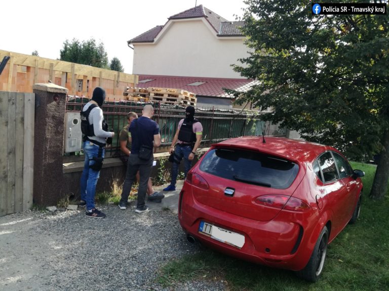 polícia, policajná akcia, pervitín