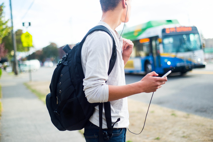 autobus, cestujúci