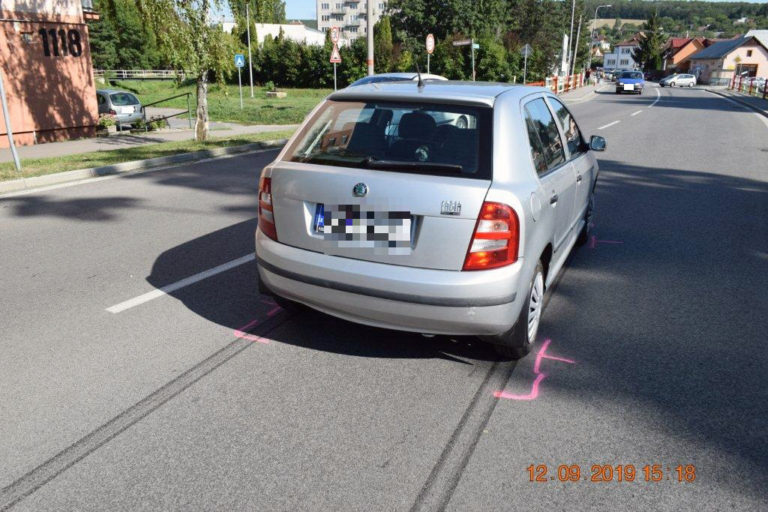 Dopravná nehoda, zrážka auta s chlapčekom