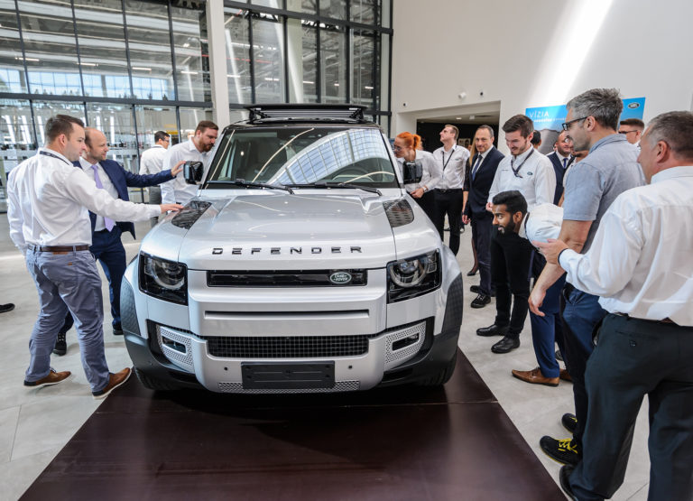 PRIEMYSEL: Slovenská premiéra Land Rover Defender