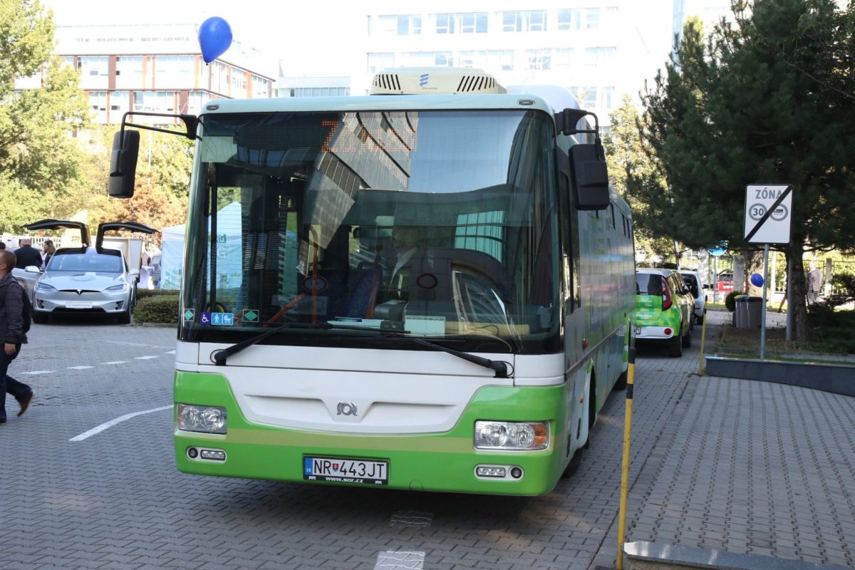 Autobus poháňaný elektrickou energiou vyrobený na Slovensku