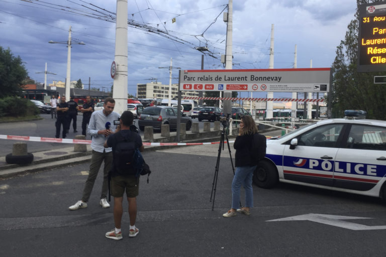 Lyon, utok, policia