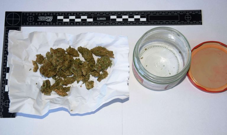 Marihuana, stredoškoláci, polícia