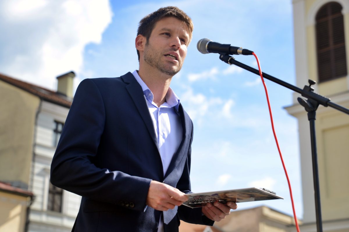 počas protestu za budúcnosť klímy a klimatickej spravodlivosti pre budúce generácie, ktorý organizuje študentská iniciatíva Fridays for Future Slovensko na Námestí SNP v Banskej Bystrici. Banská Bystrica, 20. september 2019.