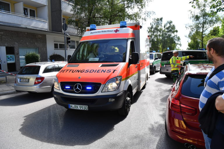 Nemecko, sanitka, polícia