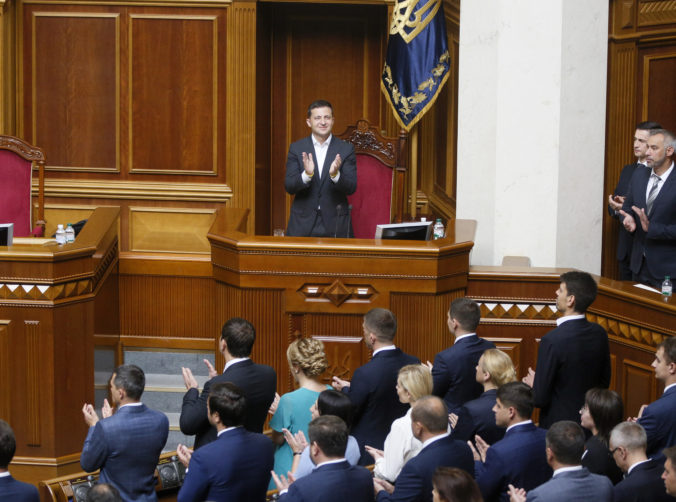Volodymyr Zelenskyj, ukrajinský parlament