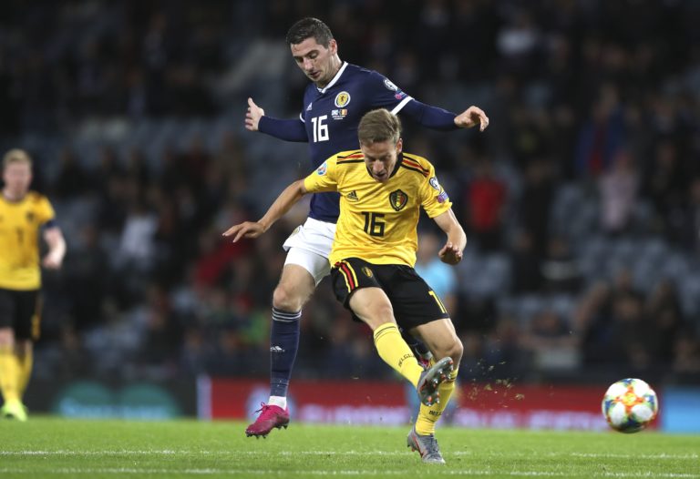 Yari Verschaeren, Kenny McLean