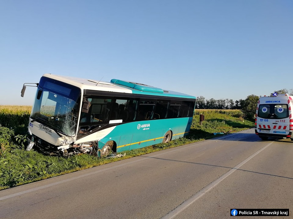 zrážka auta s autobuso, Trnava, Špačince