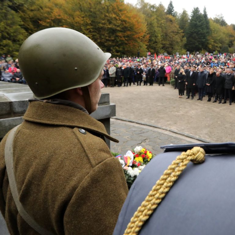 Oslavy 75. výročia Dňa hrdinov Karpatsko-duklianskej operácie