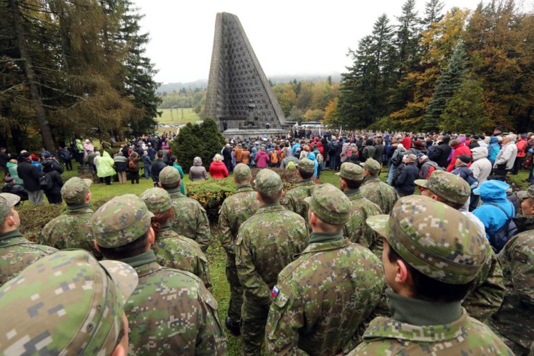 Oslavy 75. výročia Dňa hrdinov Karpatsko-duklianskej operácie