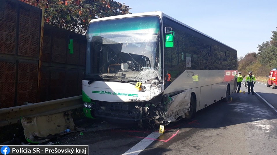 tragická dopravná nehoda, Hendrichovce, Fiat Punto, autobus