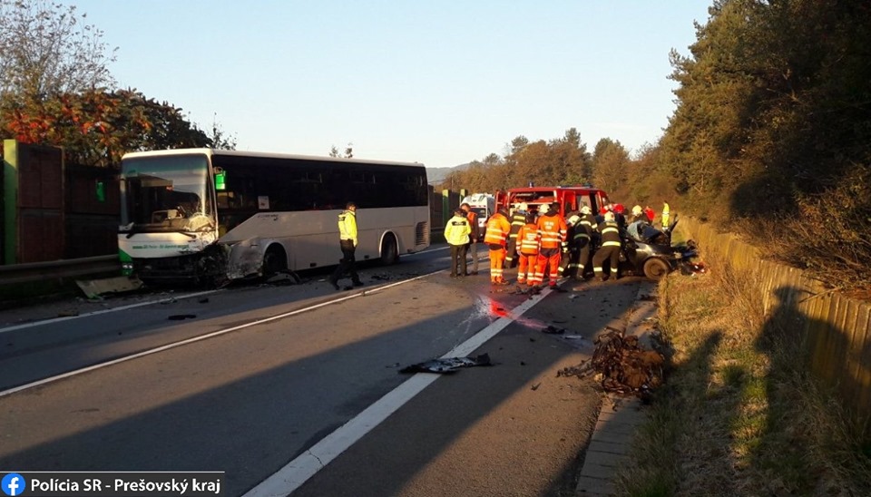 tragická dopravná nehoda, Hendrichovce, Fiat Punto, autobus